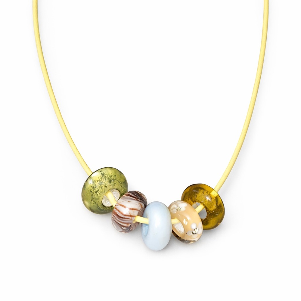 Chic Beaded Necklace with Gold and Green Accents